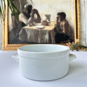 🌴Potterybarn Elegant White Ceramic Serving/Soup Bowl